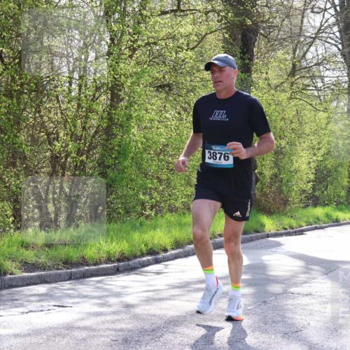 12.04.2026 - 45. Internationalen Wilhelmsburger Insellauf Yannick Fuchs http://msf.ph/oto/9481648 12.04.2026 10:21:57 Laufen 3876, 3905 meine-sportfotos.de