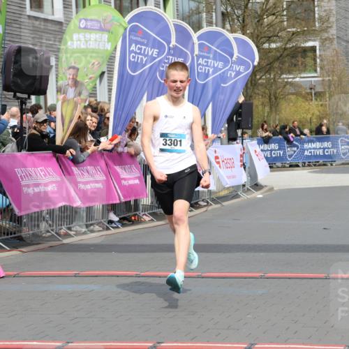 12.04.2026 - 45. Internationalen Wilhelmsburger Insellauf Strokosch-Dieckow http://msf.ph/oto/9481689 12.04.2026 12:47:45 Ziel 3750, 3301 meine-sportfotos.de