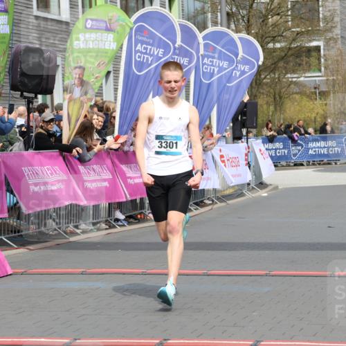 12.04.2026 - 45. Internationalen Wilhelmsburger Insellauf Strokosch-Dieckow http://msf.ph/oto/9481698 12.04.2026 12:47:46 Ziel 3750, 3301 meine-sportfotos.de