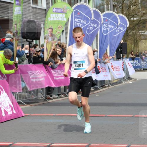 12.04.2026 - 45. Internationalen Wilhelmsburger Insellauf Strokosch-Dieckow http://msf.ph/oto/9481715 12.04.2026 12:47:46 Ziel 3750, 3301 meine-sportfotos.de
