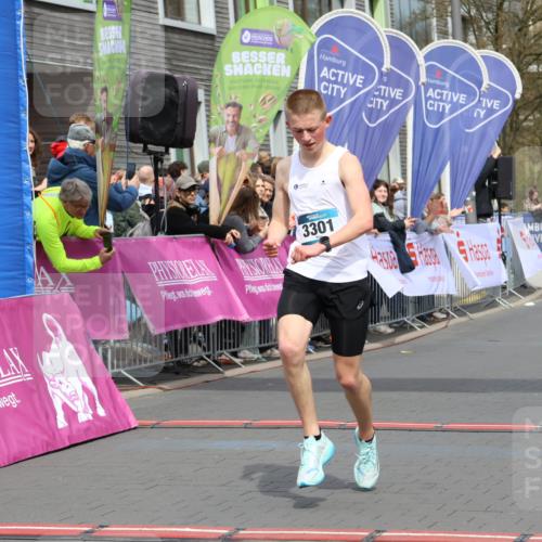 12.04.2026 - 45. Internationalen Wilhelmsburger Insellauf Strokosch-Dieckow http://msf.ph/oto/9481723 12.04.2026 12:47:46 Ziel 3750, 3301 meine-sportfotos.de