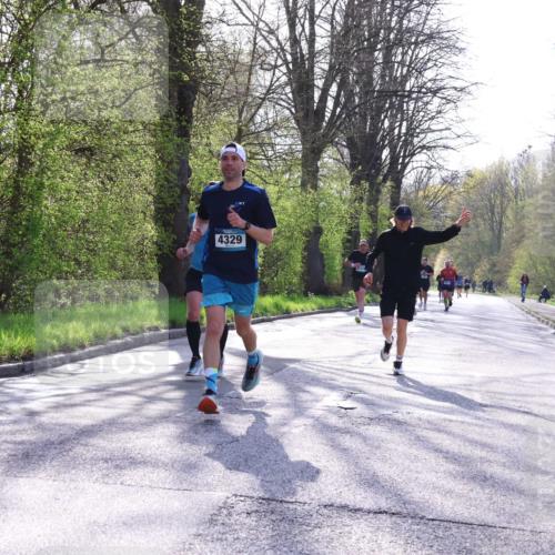 12.04.2026 - 45. Internationalen Wilhelmsburger Insellauf Yannick Fuchs http://msf.ph/oto/9481741 12.04.2026 10:22:05 Laufen 4329 meine-sportfotos.de