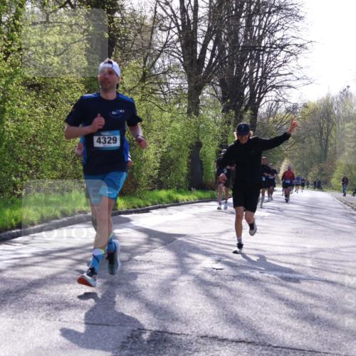 12.04.2026 - 45. Internationalen Wilhelmsburger Insellauf Yannick Fuchs http://msf.ph/oto/9481746 12.04.2026 10:22:06 Laufen 4329 meine-sportfotos.de
