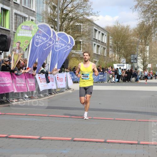 12.04.2026 - 45. Internationalen Wilhelmsburger Insellauf Strokosch-Dieckow http://msf.ph/oto/9481780 12.04.2026 12:47:52 Ziel 4466 meine-sportfotos.de