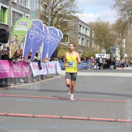 12.04.2026 - 45. Internationalen Wilhelmsburger Insellauf Strokosch-Dieckow http://msf.ph/oto/9481788 12.04.2026 12:47:52 Ziel 4466 meine-sportfotos.de