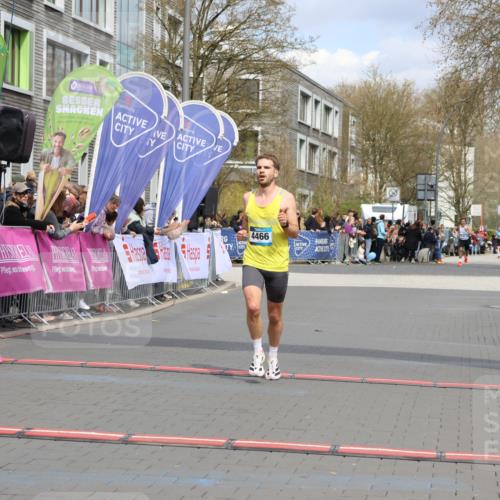 12.04.2026 - 45. Internationalen Wilhelmsburger Insellauf Strokosch-Dieckow http://msf.ph/oto/9481800 12.04.2026 12:47:52 Ziel 4466 meine-sportfotos.de