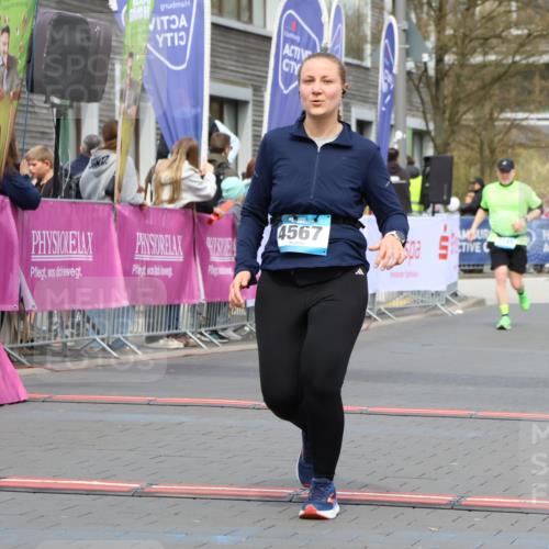 12.04.2026 - 45. Internationalen Wilhelmsburger Insellauf Strokosch-Dieckow http://msf.ph/oto/9481812 12.04.2026 13:24:47 Ziel 4567 meine-sportfotos.de