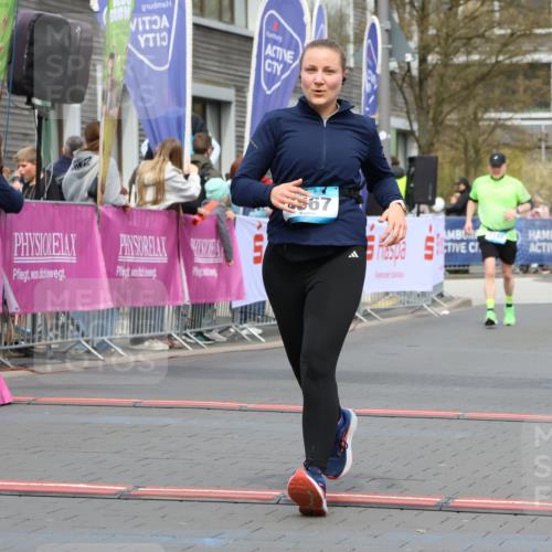 12.04.2026 - 45. Internationalen Wilhelmsburger Insellauf Strokosch-Dieckow http://msf.ph/oto/9481833 12.04.2026 13:24:47 Ziel 4567 meine-sportfotos.de