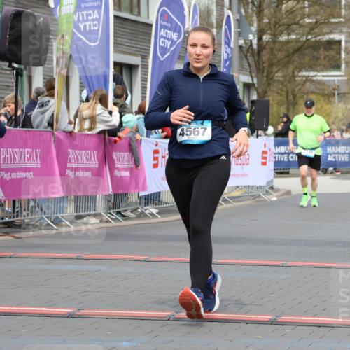 12.04.2026 - 45. Internationalen Wilhelmsburger Insellauf Strokosch-Dieckow http://msf.ph/oto/9481846 12.04.2026 13:24:47 Ziel 4567 meine-sportfotos.de