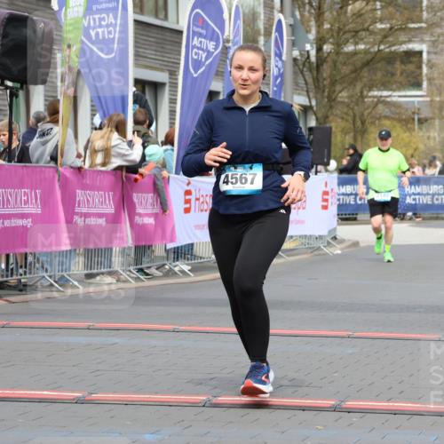 12.04.2026 - 45. Internationalen Wilhelmsburger Insellauf Strokosch-Dieckow http://msf.ph/oto/9481856 12.04.2026 13:24:47 Ziel 4567 meine-sportfotos.de