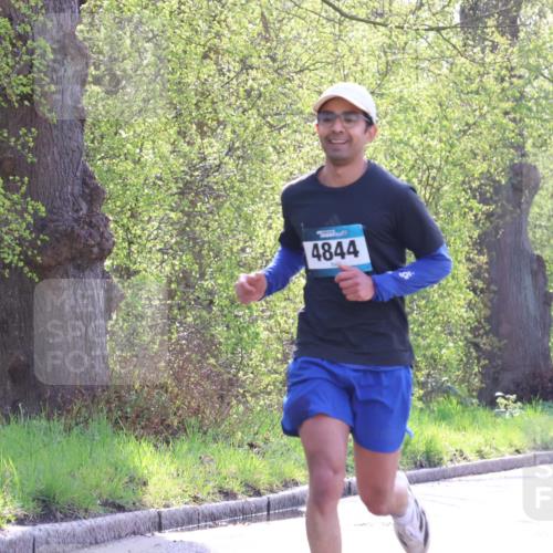 12.04.2026 - 45. Internationalen Wilhelmsburger Insellauf Yannick Fuchs http://msf.ph/oto/9481910 12.04.2026 10:22:19 Laufen 4844 meine-sportfotos.de