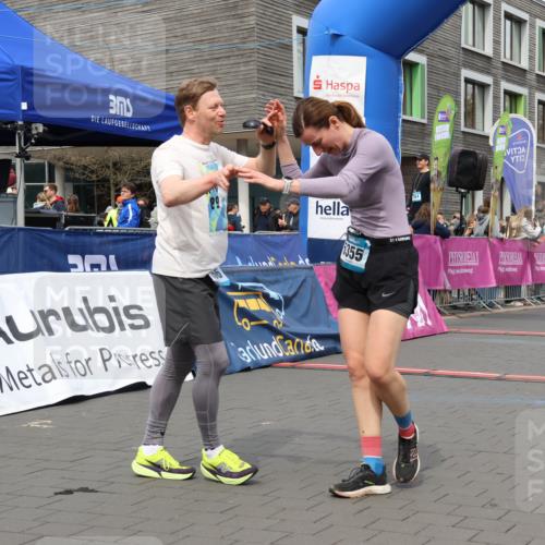 12.04.2026 - 45. Internationalen Wilhelmsburger Insellauf Strokosch-Dieckow http://msf.ph/oto/9481959 12.04.2026 13:24:42 Ziel  meine-sportfotos.de