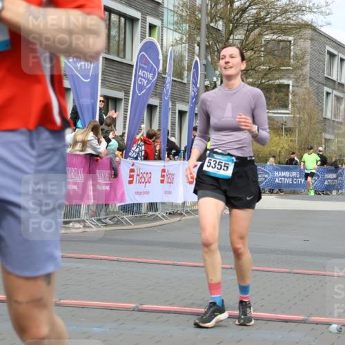 12.04.2026 - 45. Internationalen Wilhelmsburger Insellauf Strokosch-Dieckow http://msf.ph/oto/9481995 12.04.2026 13:24:39 Ziel 4365, 3267, 2562, 5356, 5355 meine-sportfotos.de