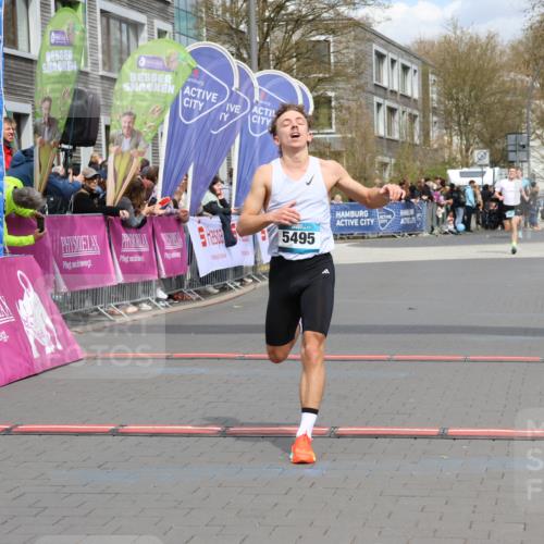 12.04.2026 - 45. Internationalen Wilhelmsburger Insellauf Strokosch-Dieckow http://msf.ph/oto/9481998 12.04.2026 12:48:02 Ziel 5495 meine-sportfotos.de