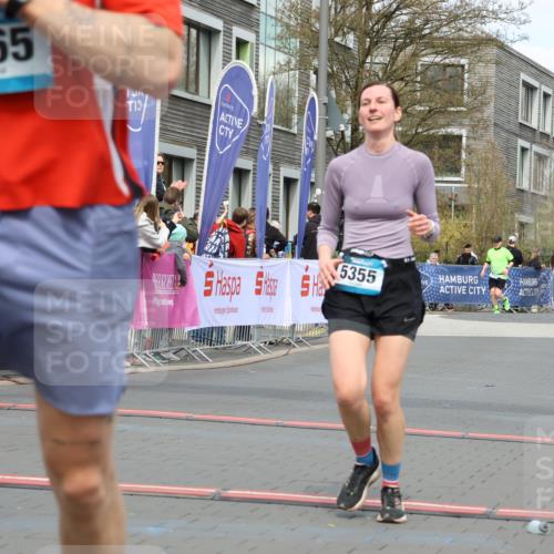 12.04.2026 - 45. Internationalen Wilhelmsburger Insellauf Strokosch-Dieckow http://msf.ph/oto/9482005 12.04.2026 13:24:39 Ziel 4365, 3267, 2562, 5356, 5355 meine-sportfotos.de