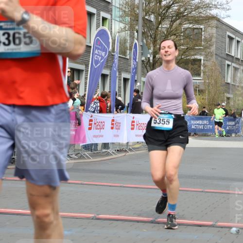 12.04.2026 - 45. Internationalen Wilhelmsburger Insellauf Strokosch-Dieckow http://msf.ph/oto/9482017 12.04.2026 13:24:39 Ziel 4365, 3267, 2562, 5356, 5355 meine-sportfotos.de