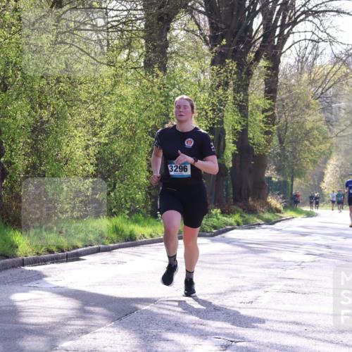 12.04.2026 - 45. Internationalen Wilhelmsburger Insellauf Yannick Fuchs http://msf.ph/oto/9482020 12.04.2026 10:22:29 Laufen 3296 meine-sportfotos.de