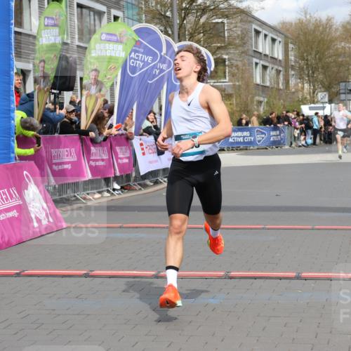 12.04.2026 - 45. Internationalen Wilhelmsburger Insellauf Strokosch-Dieckow http://msf.ph/oto/9482034 12.04.2026 12:48:02 Ziel 5495 meine-sportfotos.de