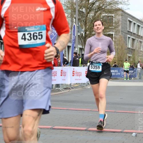 12.04.2026 - 45. Internationalen Wilhelmsburger Insellauf Strokosch-Dieckow http://msf.ph/oto/9482051 12.04.2026 13:24:38 Ziel 5632, 4365, 3267, 2562, 5356, 5355 meine-sportfotos.de