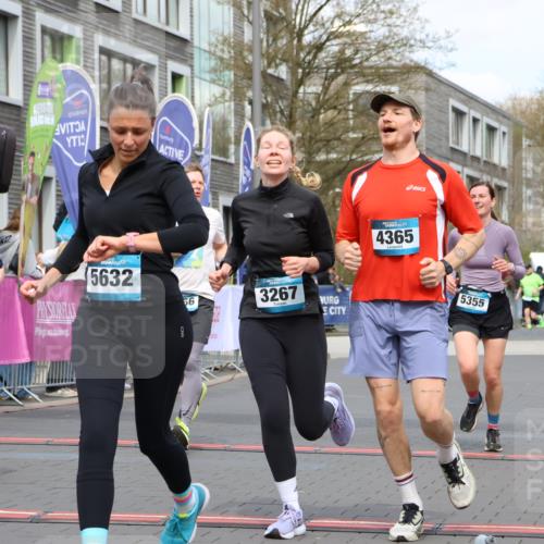 12.04.2026 - 45. Internationalen Wilhelmsburger Insellauf Strokosch-Dieckow http://msf.ph/oto/9482087 12.04.2026 13:24:36 Ziel 3871, 5632, 4365, 3267, 2562, 5356, 5355 meine-sportfotos.de