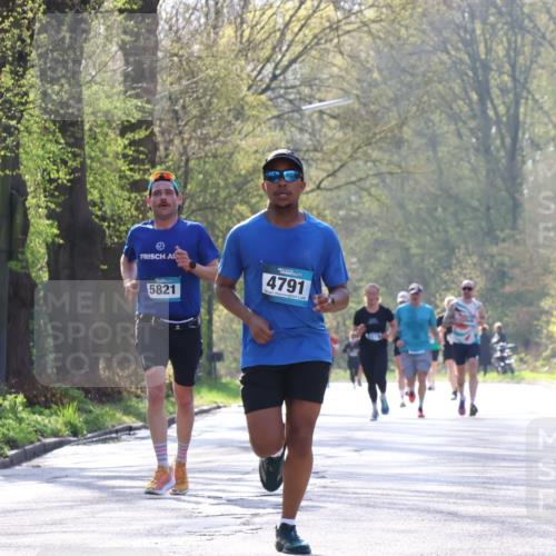 12.04.2026 - 45. Internationalen Wilhelmsburger Insellauf Yannick Fuchs http://msf.ph/oto/9482096 12.04.2026 10:22:37 Laufen 5821, 4791 meine-sportfotos.de