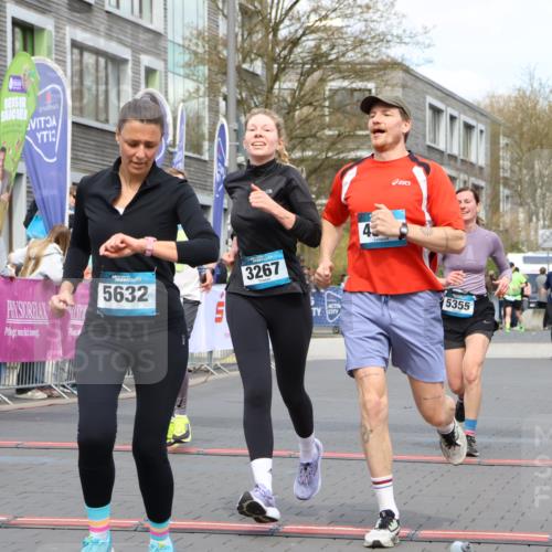 12.04.2026 - 45. Internationalen Wilhelmsburger Insellauf Strokosch-Dieckow http://msf.ph/oto/9482112 12.04.2026 13:24:36 Ziel 3871, 5632, 4365, 3267, 2562, 5356, 5355 meine-sportfotos.de