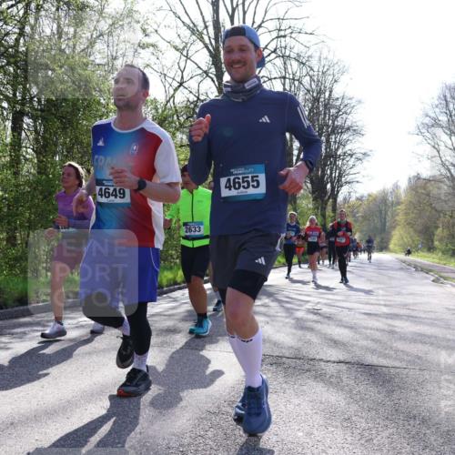 12.04.2026 - 45. Internationalen Wilhelmsburger Insellauf Yannick Fuchs http://msf.ph/oto/9482113 12.04.2026 10:30:23 Laufen 4649, 2633, 4655, 3380 meine-sportfotos.de