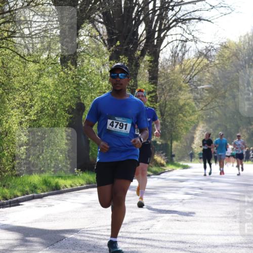 12.04.2026 - 45. Internationalen Wilhelmsburger Insellauf Yannick Fuchs http://msf.ph/oto/9482121 12.04.2026 10:22:39 Laufen 4791, 5 meine-sportfotos.de