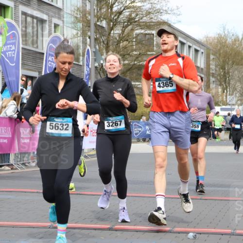 12.04.2026 - 45. Internationalen Wilhelmsburger Insellauf Strokosch-Dieckow http://msf.ph/oto/9482134 12.04.2026 13:24:36 Ziel 3871, 5632, 4365, 3267, 2562, 5356, 5355 meine-sportfotos.de