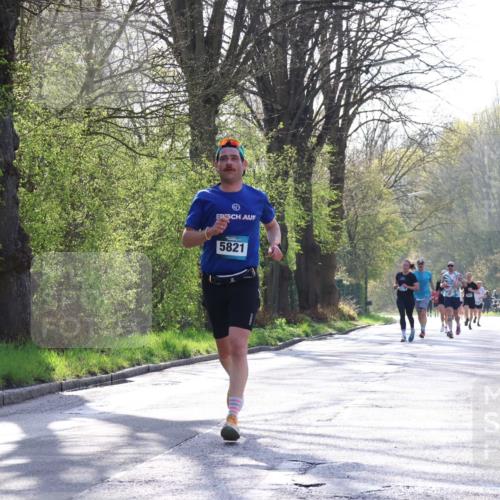 12.04.2026 - 45. Internationalen Wilhelmsburger Insellauf Yannick Fuchs http://msf.ph/oto/9482145 12.04.2026 10:22:41 Laufen 5821 meine-sportfotos.de