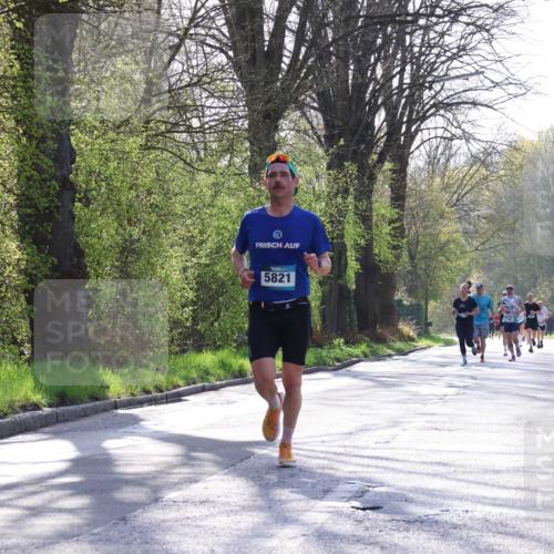 12.04.2026 - 45. Internationalen Wilhelmsburger Insellauf Yannick Fuchs http://msf.ph/oto/9482148 12.04.2026 10:22:41 Laufen 5821 meine-sportfotos.de