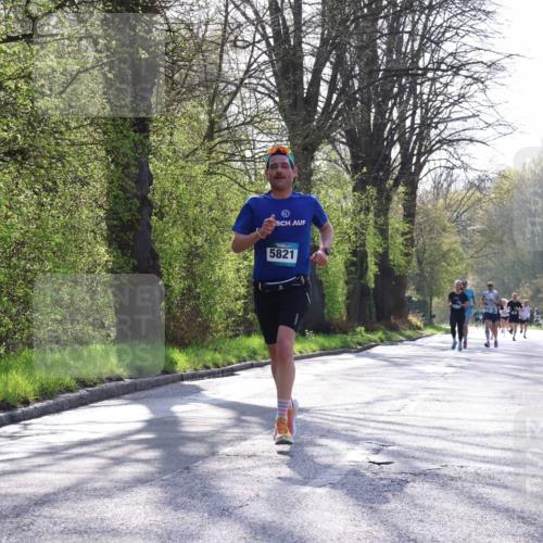 12.04.2026 - 45. Internationalen Wilhelmsburger Insellauf Yannick Fuchs http://msf.ph/oto/9482155 12.04.2026 10:22:42 Laufen 5821 meine-sportfotos.de