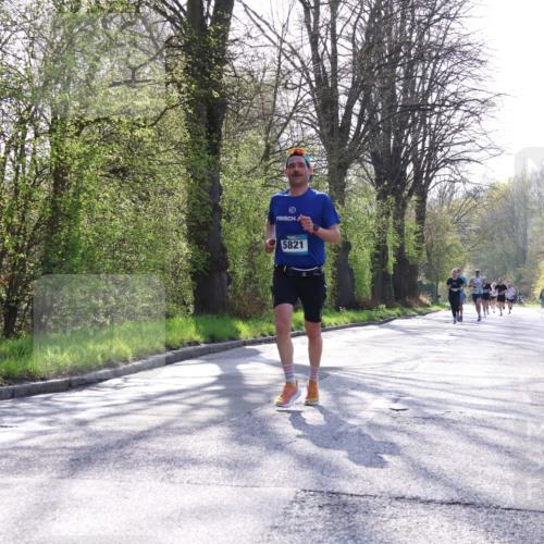 12.04.2026 - 45. Internationalen Wilhelmsburger Insellauf Yannick Fuchs http://msf.ph/oto/9482159 12.04.2026 10:22:42 Laufen 5821 meine-sportfotos.de