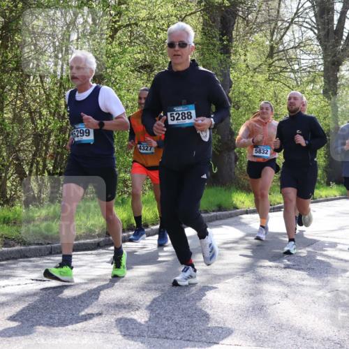 12.04.2026 - 45. Internationalen Wilhelmsburger Insellauf Yannick Fuchs http://msf.ph/oto/9482186 12.04.2026 10:30:28 Laufen 5299, 4327, 5288, 5832, 4262 meine-sportfotos.de