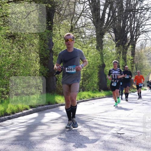 12.04.2026 - 45. Internationalen Wilhelmsburger Insellauf Yannick Fuchs http://msf.ph/oto/9482235 12.04.2026 10:30:32 Laufen 4667, 3201, 3229 meine-sportfotos.de