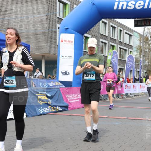 12.04.2026 - 45. Internationalen Wilhelmsburger Insellauf Strokosch-Dieckow http://msf.ph/oto/9482268 12.04.2026 13:24:31 Ziel 5017, 3871, 5632, 4365, 3267, 2562 meine-sportfotos.de