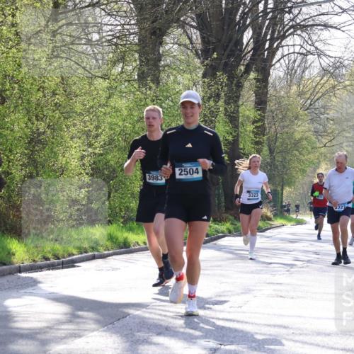 12.04.2026 - 45. Internationalen Wilhelmsburger Insellauf Yannick Fuchs http://msf.ph/oto/9482275 12.04.2026 10:22:54 Laufen 3983, 2504, 3323, 3014, 5327 meine-sportfotos.de