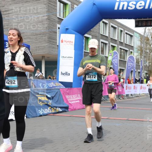 12.04.2026 - 45. Internationalen Wilhelmsburger Insellauf Strokosch-Dieckow http://msf.ph/oto/9482278 12.04.2026 13:24:30 Ziel 3872, 5017, 3871, 5632 meine-sportfotos.de