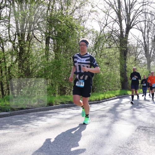 12.04.2026 - 45. Internationalen Wilhelmsburger Insellauf Yannick Fuchs http://msf.ph/oto/9482291 12.04.2026 10:30:37 Laufen 3201, 3229 meine-sportfotos.de