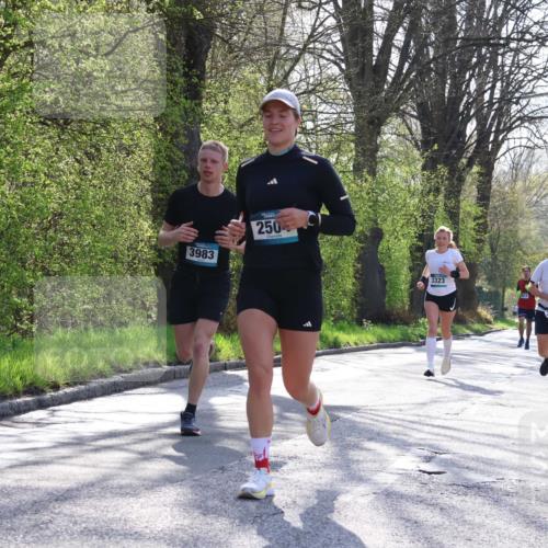 12.04.2026 - 45. Internationalen Wilhelmsburger Insellauf Yannick Fuchs http://msf.ph/oto/9482299 12.04.2026 10:22:56 Laufen 3983, 250, 3323, 3327 meine-sportfotos.de
