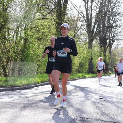 12.04.2026 - 45. Internationalen Wilhelmsburger Insellauf Yannick Fuchs http://msf.ph/oto/9482309 12.04.2026 10:22:56 Laufen 3983, 2504, 3323, 327 meine-sportfotos.de