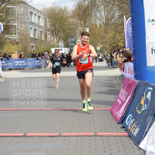 12.04.2026 - 45. Internationalen Wilhelmsburger Insellauf Strokosch-Dieckow http://msf.ph/oto/9482329 12.04.2026 12:48:20 Ziel 5607, 5364 meine-sportfotos.de