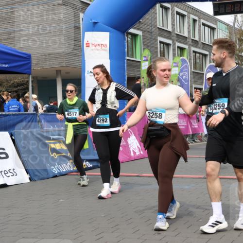 12.04.2026 - 45. Internationalen Wilhelmsburger Insellauf Strokosch-Dieckow http://msf.ph/oto/9482355 12.04.2026 13:24:27 Ziel 4292, 4517, 3872, 5017 meine-sportfotos.de