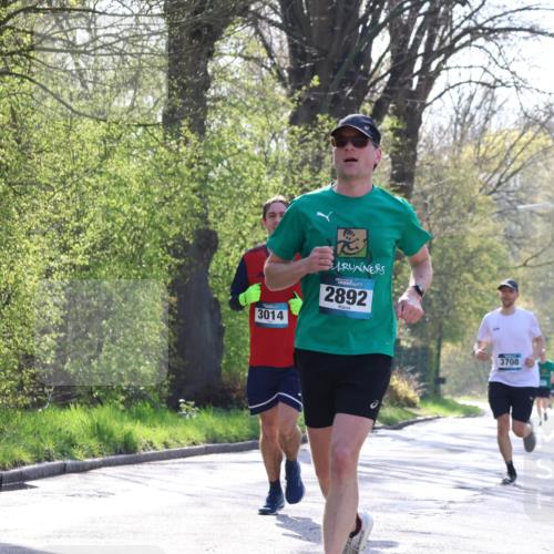 12.04.2026 - 45. Internationalen Wilhelmsburger Insellauf Yannick Fuchs http://msf.ph/oto/9482378 12.04.2026 10:23:02 Laufen 3014, 2892, 3708 meine-sportfotos.de