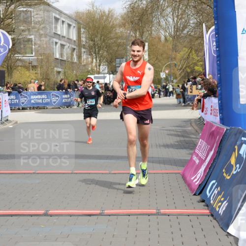 12.04.2026 - 45. Internationalen Wilhelmsburger Insellauf Strokosch-Dieckow http://msf.ph/oto/9482384 12.04.2026 12:48:21 Ziel 5607, 5364 meine-sportfotos.de