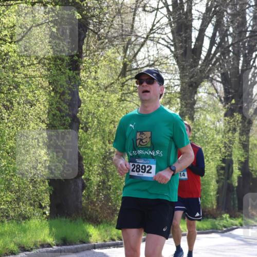 12.04.2026 - 45. Internationalen Wilhelmsburger Insellauf Yannick Fuchs http://msf.ph/oto/9482397 12.04.2026 10:23:03 Laufen 2892, 14, 3708 meine-sportfotos.de