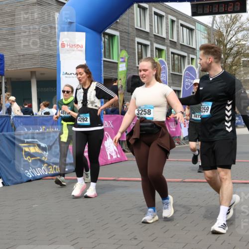 12.04.2026 - 45. Internationalen Wilhelmsburger Insellauf Strokosch-Dieckow http://msf.ph/oto/9482399 12.04.2026 13:24:27 Ziel 4292, 4517, 3872, 5017 meine-sportfotos.de