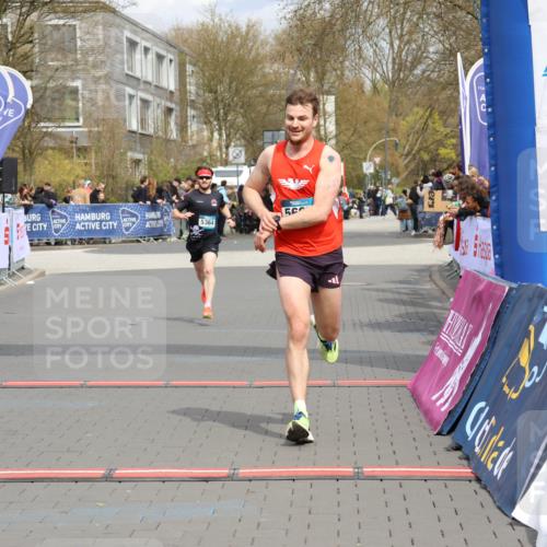 12.04.2026 - 45. Internationalen Wilhelmsburger Insellauf Strokosch-Dieckow http://msf.ph/oto/9482402 12.04.2026 12:48:21 Ziel 5607, 5364 meine-sportfotos.de
