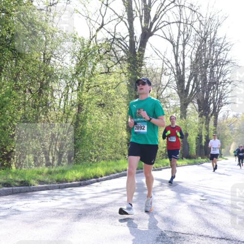 12.04.2026 - 45. Internationalen Wilhelmsburger Insellauf Yannick Fuchs http://msf.ph/oto/9482405 12.04.2026 10:23:03 Laufen 2892, 3014 meine-sportfotos.de