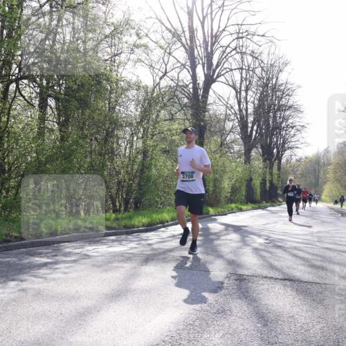 12.04.2026 - 45. Internationalen Wilhelmsburger Insellauf Yannick Fuchs http://msf.ph/oto/9482457 12.04.2026 10:23:07 Laufen 3708 meine-sportfotos.de